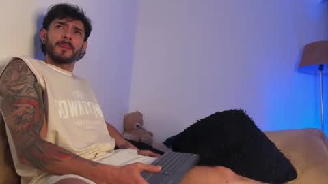 Snapshot of yulianpereira25 chatting on September 26, 2:08 am yulian 2811 online show from September 26, 2:08 am