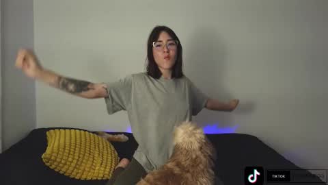 Snapshot of yulienne chatting on October 9, 11:32 pm Yulienne online show from October 9, 11:32 pm