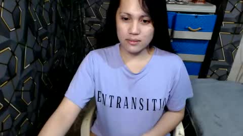 Snapshot of yumi_white chatting on October 1, 3:22 pm yumi online show from October 1, 3:22 pm