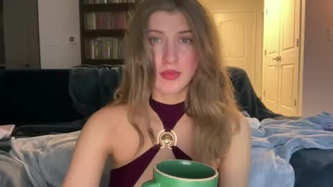 yumiandwolf online show from February 12, 4:44 am