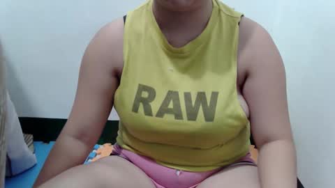yummy_tits23xx online show from May 3, 11:16 am