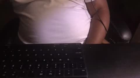 yungin470 online show from May 7, 8:54 am