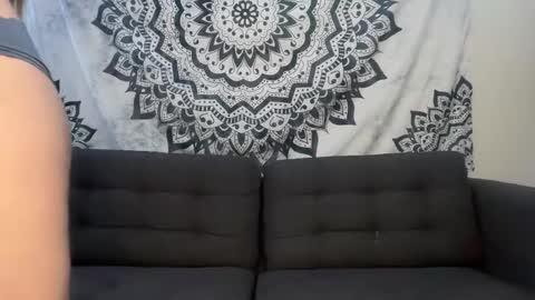 yurdreams_22 online show from February 26, 4:21 pm