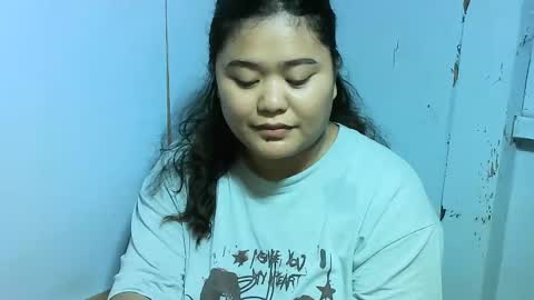 hi i am YvanVan online show from February 12, 1:19 am