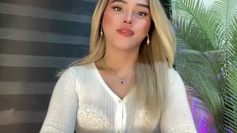 Miss Cali online show from February 22, 8:18 am