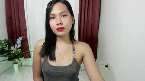Snapshot of yvonne_s3xy chatting on September 15, 11:28 pm Yvonne online show from September 15, 11:28 pm