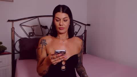 I V Y   online show from June 30, 10:08 pm