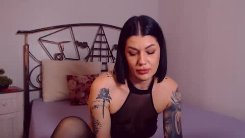 I V Y   online show from March 13, 9:18 pm