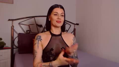 I V Y   online show from April 13, 7:29 pm