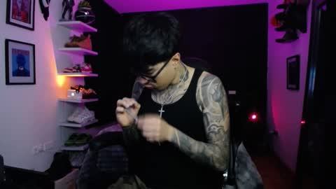 zac_muller1 online show from November 24, 3:27 am