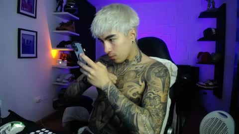 zac_muller1 online show from May 31, 10:55 pm