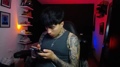 zac_muller1 online show from October 21, 3:11 am