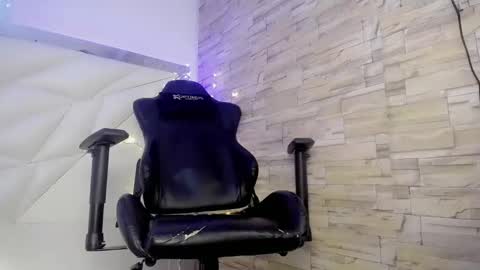 ZACARIAS online show from December 4, 10:57 pm