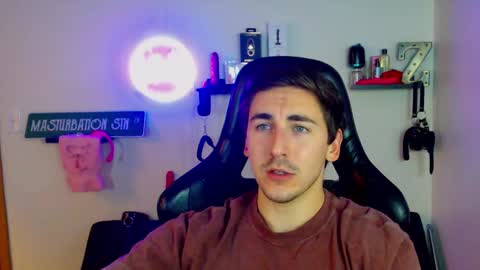 Zach Rhyder online show from December 9, 1:29 am