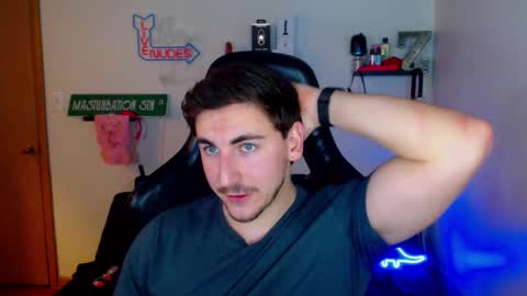 Zach Rhyder online show from January 22, 2:26 am