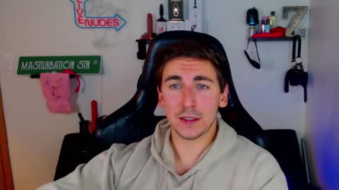 Zach Rhyder online show from December 20, 3:25 am