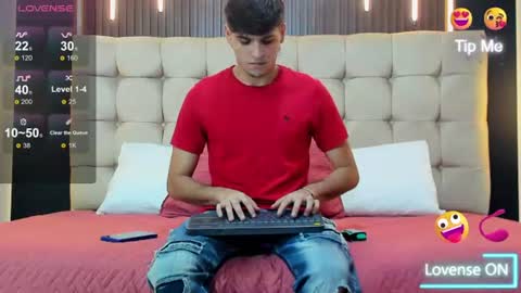 zack23__ online show from June 13, 3:06 am