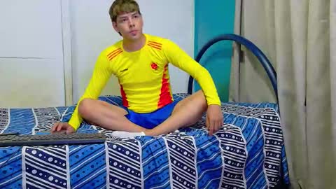 ZackMontiel07 online show from February 10, 8:50 am