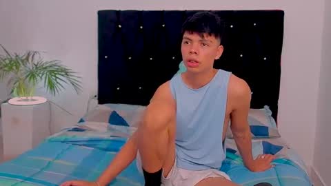 zacktorres_ online show from October 4, 6:49 pm