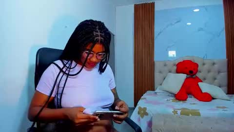 zahra_rose online show from January 7, 8:03 pm