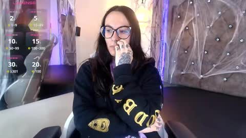   online show from November 1, 9:14 pm