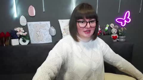 zannadreil online show from April 12, 6:45 pm