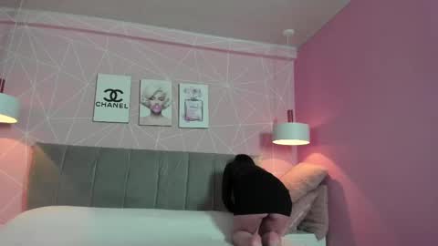 Snapshot of zara__sweet chatting on February 27, 12:45 pm Zara Sweet online show from February 27, 12:45 pm