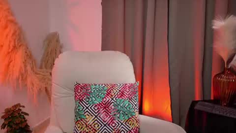 Zara Nova online show from July 5, 4:19 am