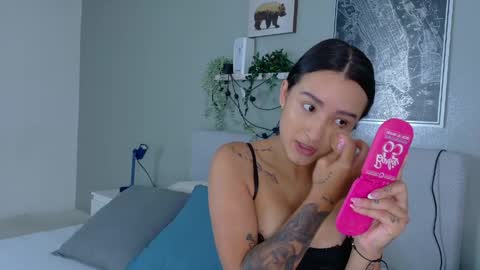 Z A R A  online show from May 5, 11:38 am