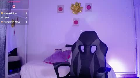 Zara online show from March 18, 9:09 pm