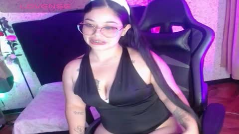 zaylie_ online show from November 26, 10:39 pm