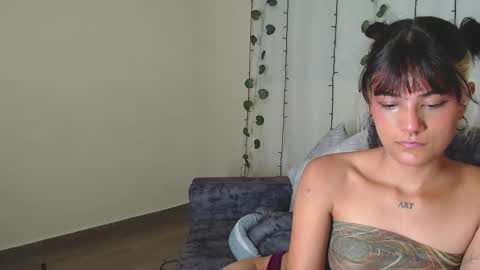 Snapshot of zero__o chatting on February 12, 11:18 am ZERO online show from February 12, 11:18 am