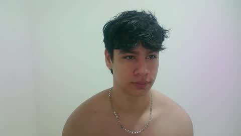 zeus_183 online show from March 21, 7:03 am