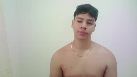 zeus_183 online show from June 2, 1:46 pm