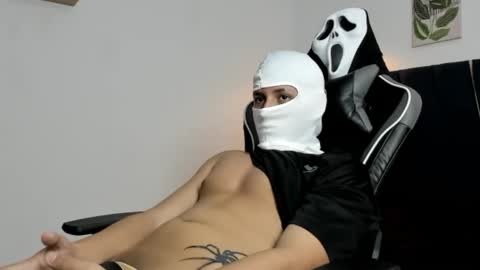 Snapshot of zeusapollofuck chatting on October 11, 1:43 am zeusapollofuck online show from October 11, 1:43 am