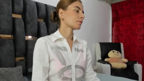 ziataylor online show from March 6, 9:42 pm