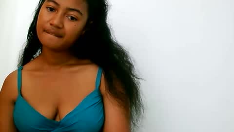 elly online show from April 2, 4:53 am