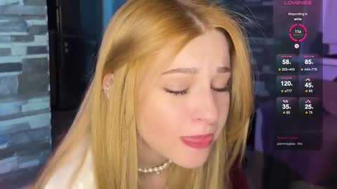 Zoe online show from February 28, 5:15 pm