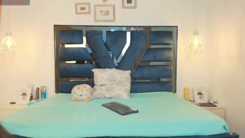 Zoe and dylan  online show from November 12, 12:40 pm