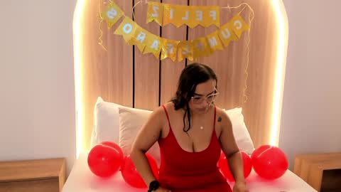 Zoe  online show from November 10, 12:30 pm