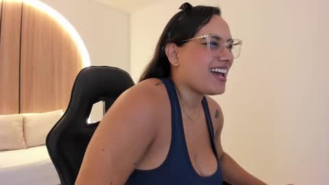 Zoe  online show from October 13, 12:18 pm