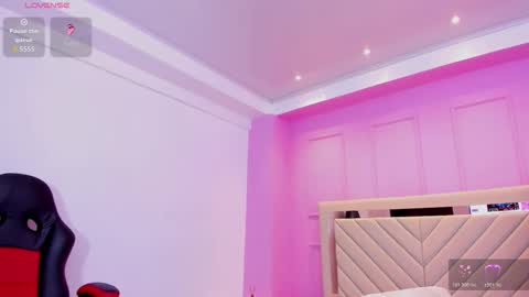 ZOE  online show from November 19, 12:48 pm