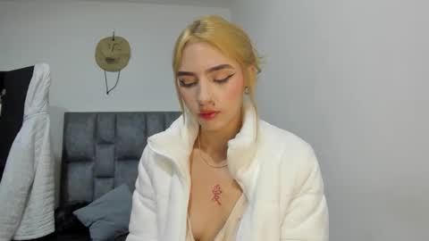 She Zoe He Painn online show from November 14, 7:16 pm