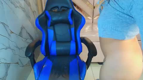 Zoe  online show from November 25, 3:49 am