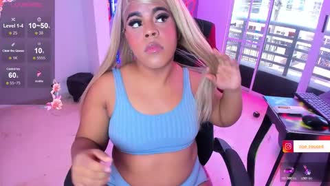 zoe_rose4 online show from February 17, 4:06 pm