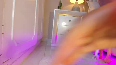 Hi guys i am Zoe  online show from March 11, 5:46 pm