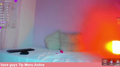 Snapshot of zoe_white__ chatting on September 12, 12:51 pm Zoe online show from September 12, 12:51 pm