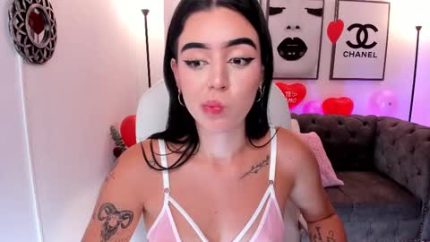 Snapshot of zoee_jackson chatting on February 16, 9:48 pm  zoee jackson online show from February 16, 9:48 pm