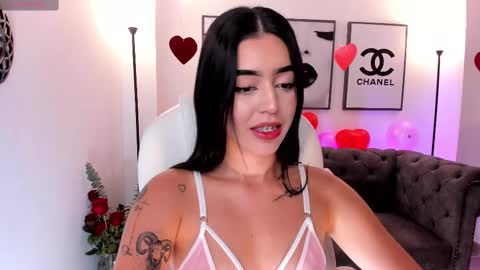Snapshot of zoee_jackson chatting on February 16, 6:43 pm  zoee jackson online show from February 16, 6:43 pm