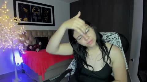 zoee_johnson online show from February 26, 7:02 am